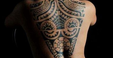 tatuajes tribales para mujeres en la espalda